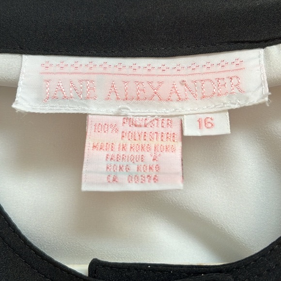 Jane Alexander Blouse. Size 16. This is a beautiful blouse - Picture 6 of 7